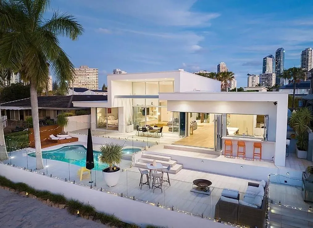 Capri Executive Waterfront Home - 5 Bedrooms - Heated Pool And Spa contacts